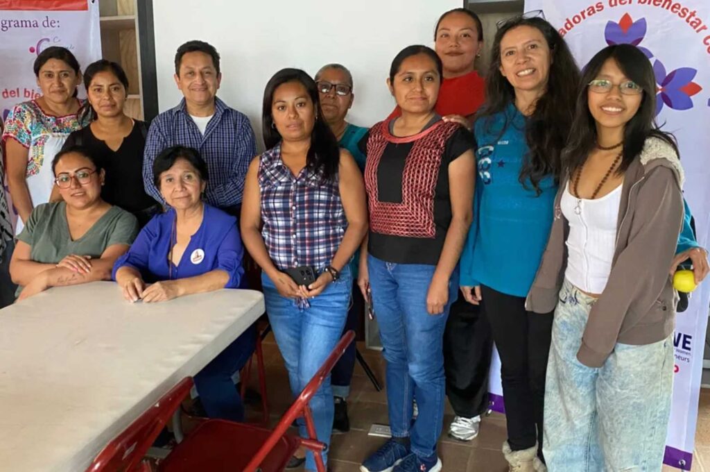 Taller de desarrollo empresarial para mujeres microempresarias en Enjambradoras del Bienestar Común