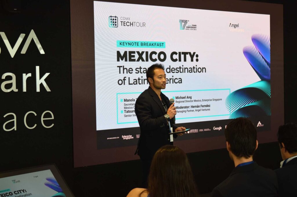 Participantes de CDMX Tech Tour durante una conferencia sobre inversión, startups e innovación en la Ciudad de México.