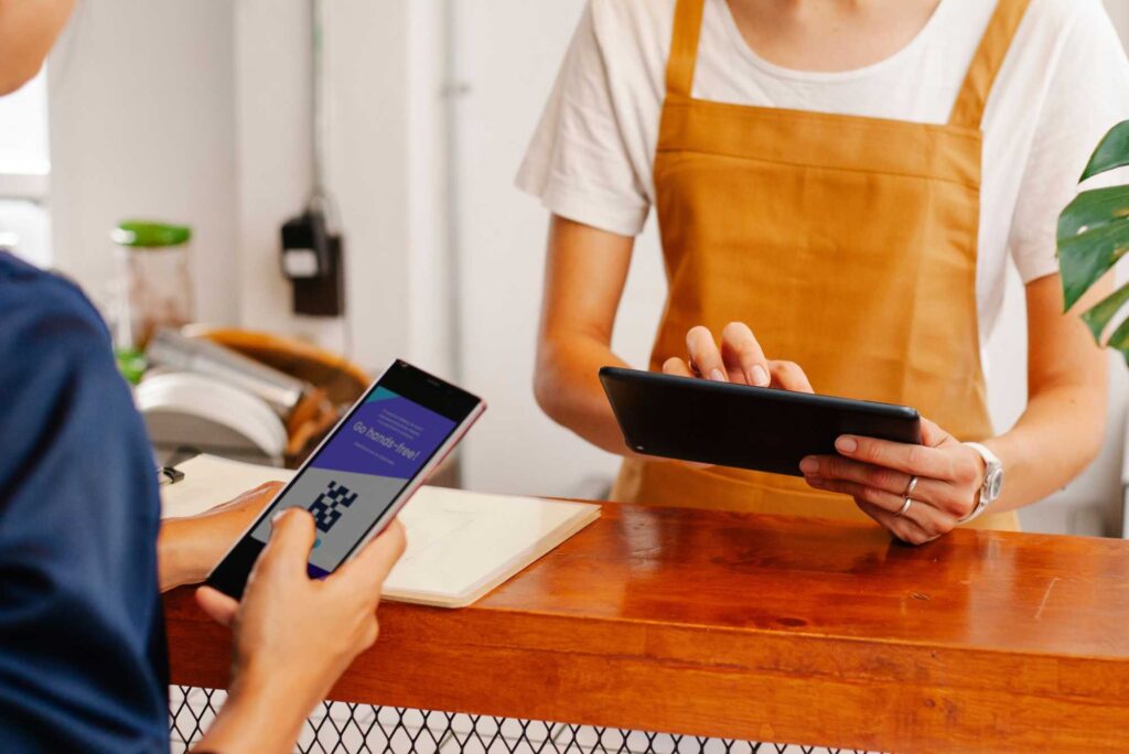 Pequeño comercio recibe pagos digitales mediante SPEI, CoDi y Dimo tras nuevas reglas de Banxico para cuentas Nivel 2 Bis.
