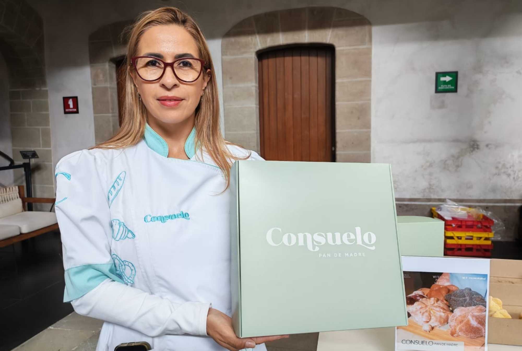 Fundadora panadería Consuelo durante la presentación del festival de pan de muerto