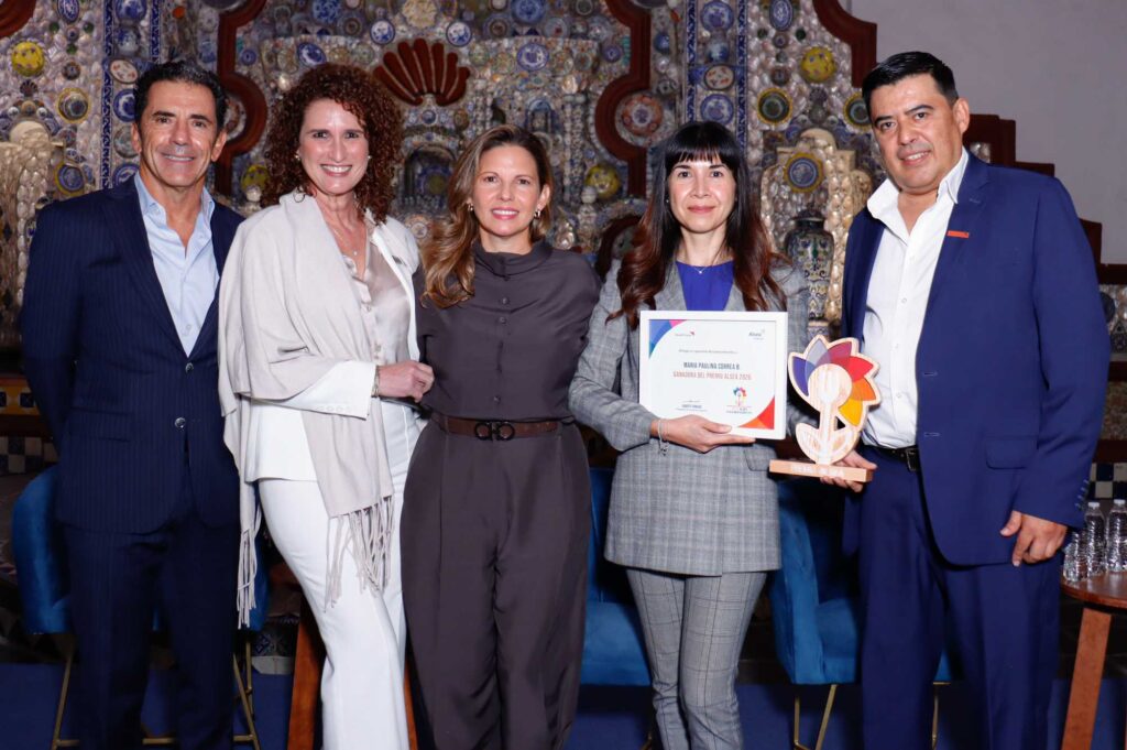 María Paulina Correa Burrows recibe el Premio Alsea 2026 por investigación sobre lactancia materna y envejecimiento biológico.